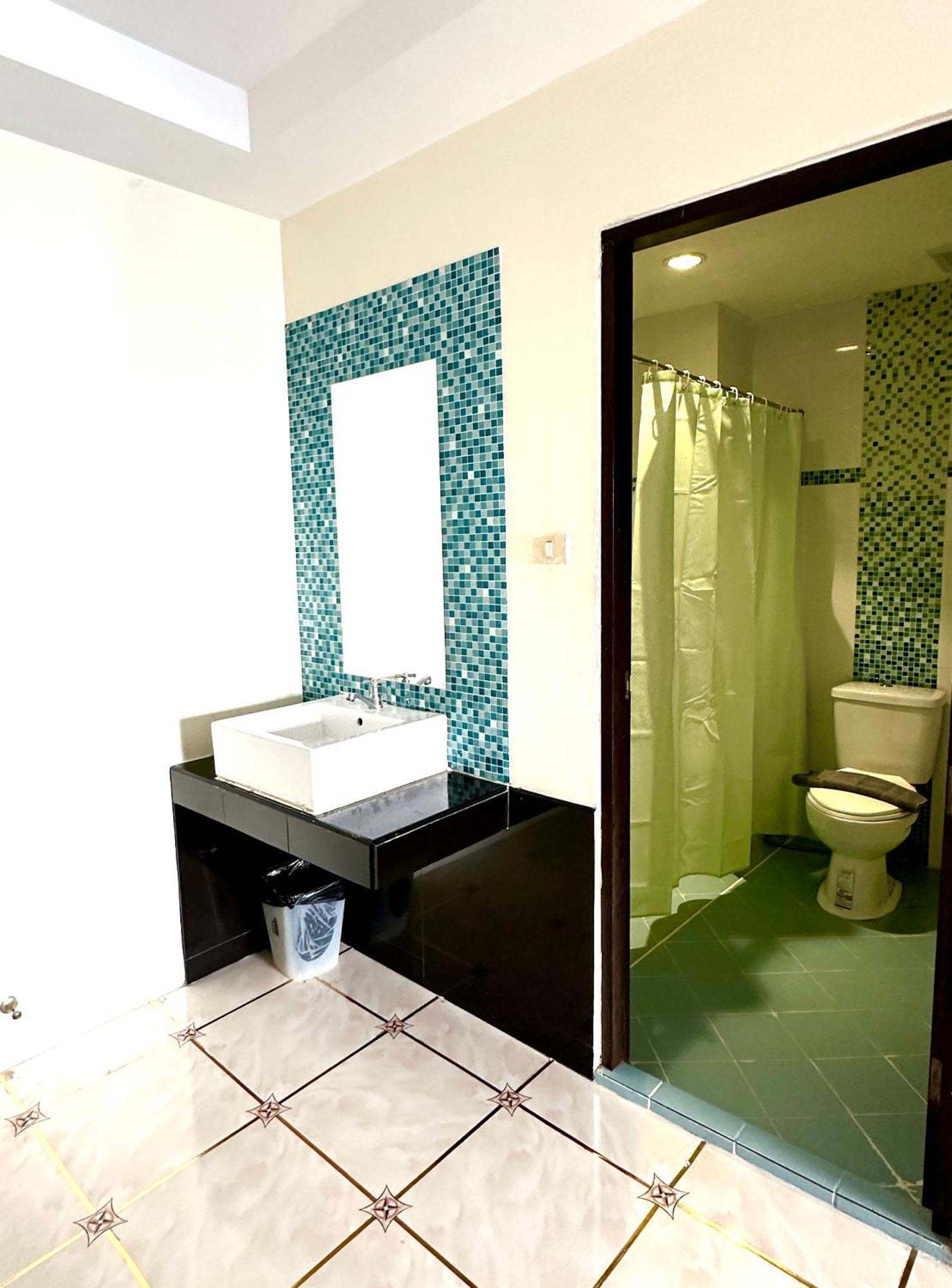 Thai Classic House Patong Екстер'єр фото