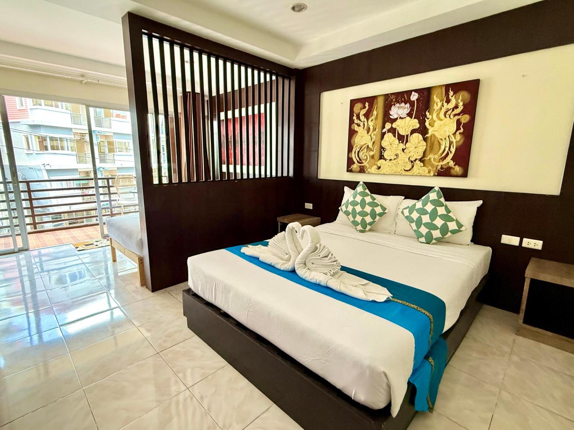 Thai Classic House Patong Екстер'єр фото